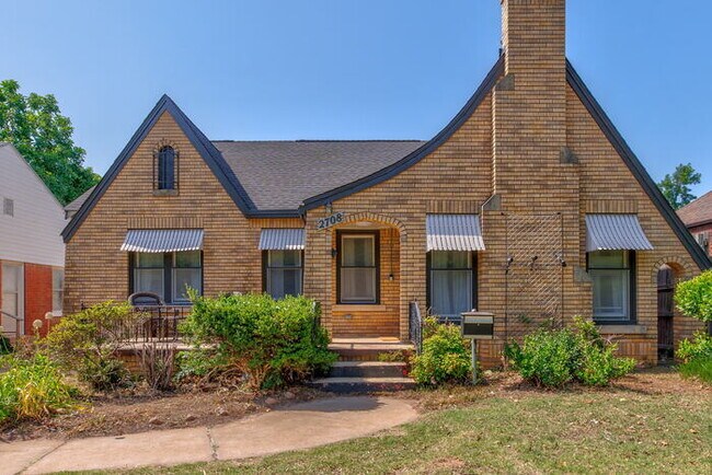 Building Photo - 2708 NW 11th St