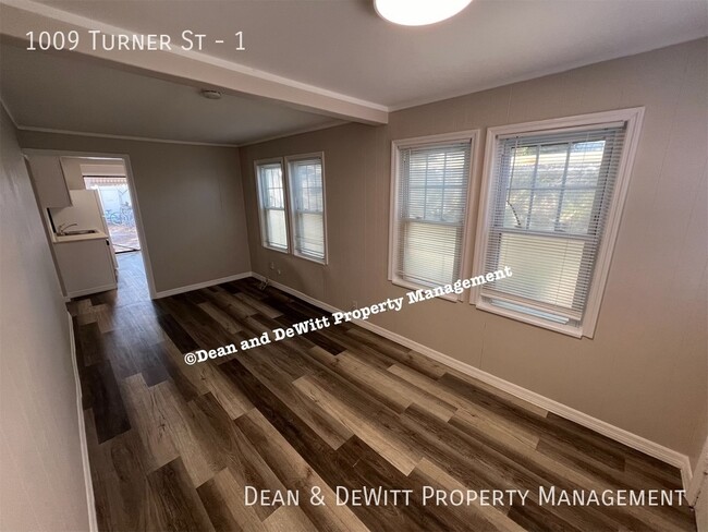 Building Photo - 1009 Turner St