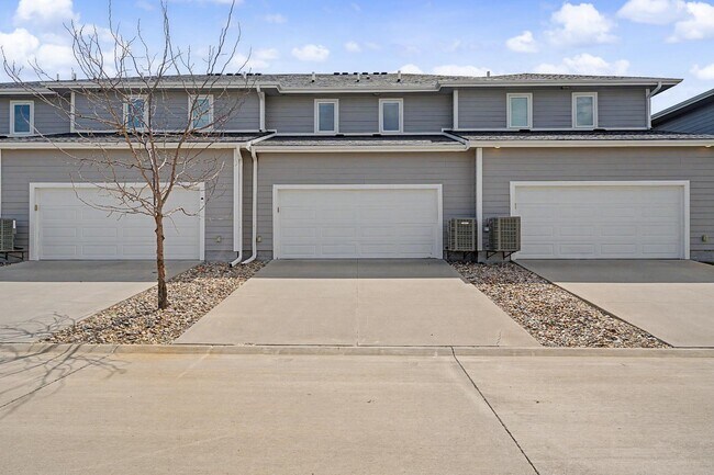 Building Photo - 16605 Wilden Dr