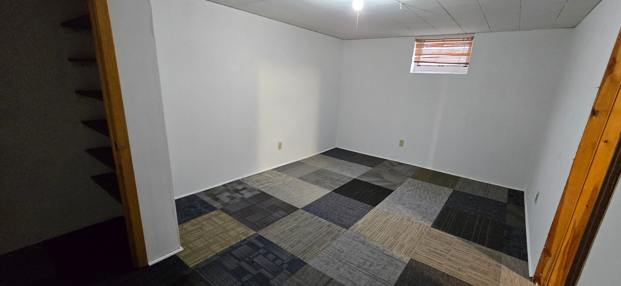 Building Photo - 2027 Glenbrook Dr