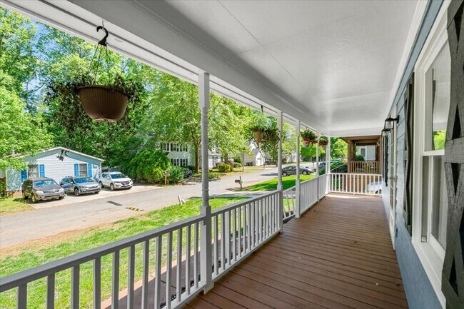 Building Photo - 120 Arcaro Dr