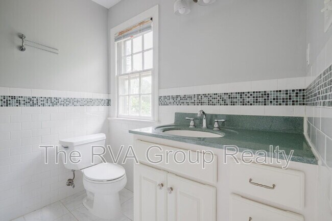 Building Photo - 10075 Aragon Dr