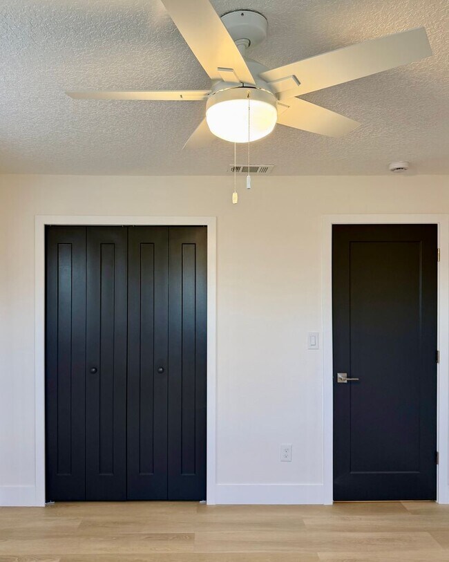 Building Photo - Adorable Makeover Melbourne Florida-Close to Wickham Rd.
