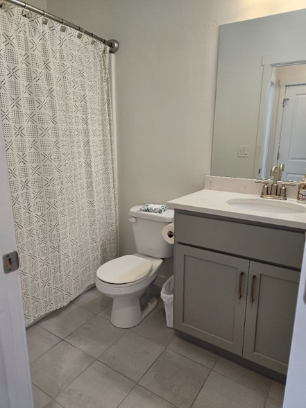 Building Photo - 391 Meadow Garden Rd