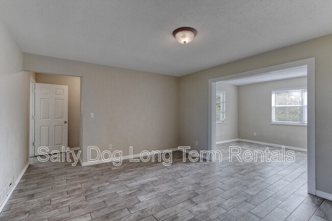 Building Photo - 130 Lindley Rd