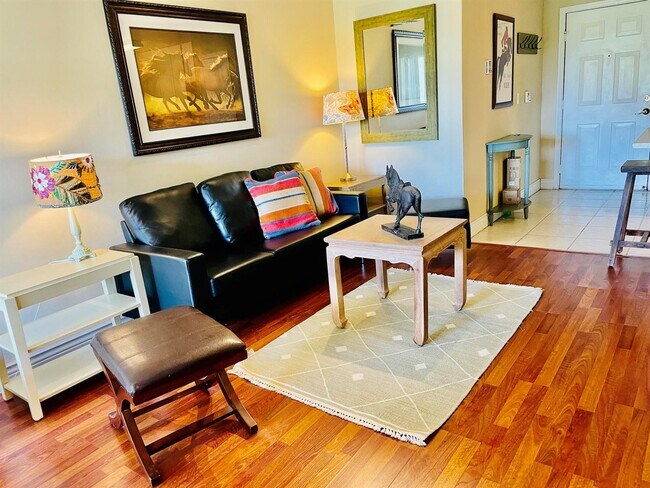 Building Photo - 2060 Greenview Shores Blvd