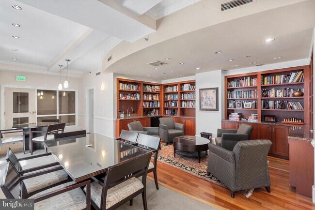 Building Photo - 1500 Chestnut St