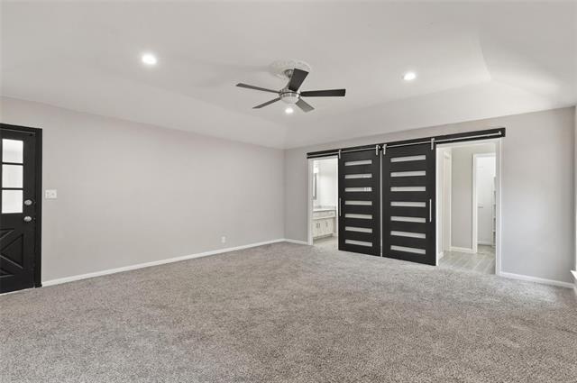 Building Photo - 2825 Knollwood Dr