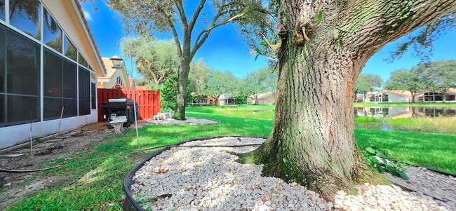 Building Photo - 7299 Lugano Dr