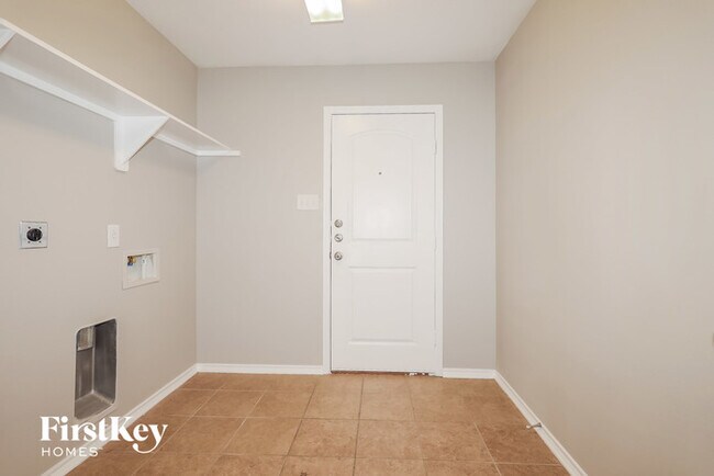 Building Photo - 979 Arbor Way