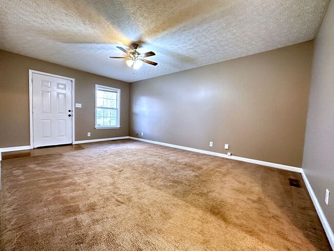 Building Photo - Single-Family in Oak Grove, KY--Deck and Large Backyard!