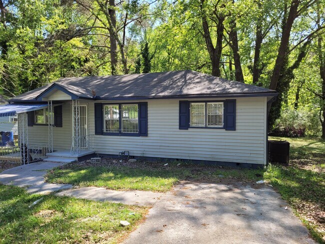 Primary Photo - 240 Wadley St NW