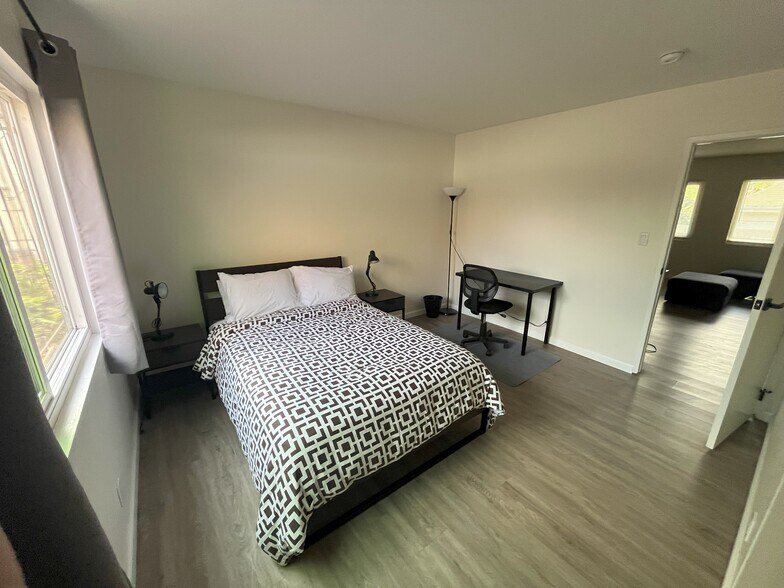 Bedroom 3 (Full bed) - 1924 Park Grove Ave