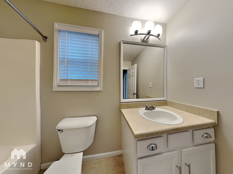 Building Photo - 93 Deidre Ct