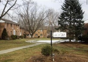 Building Photo - 21 Troy Dr