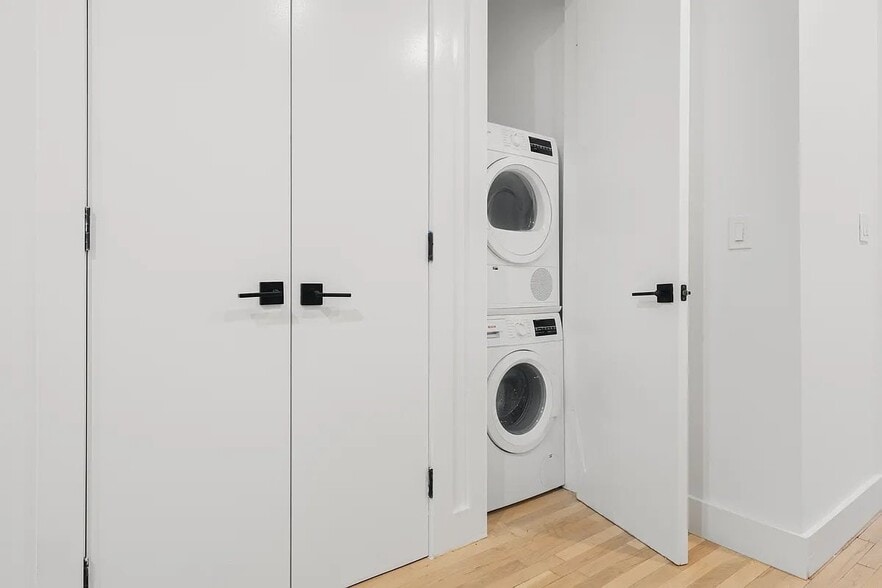 Building Photo - 425 Amsterdam Ave