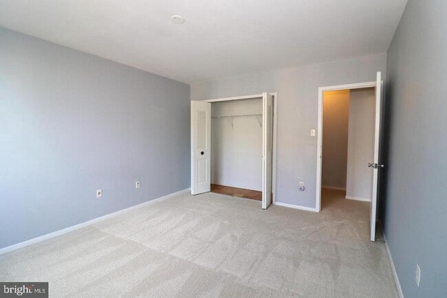 Building Photo - 3705 S George Mason Dr