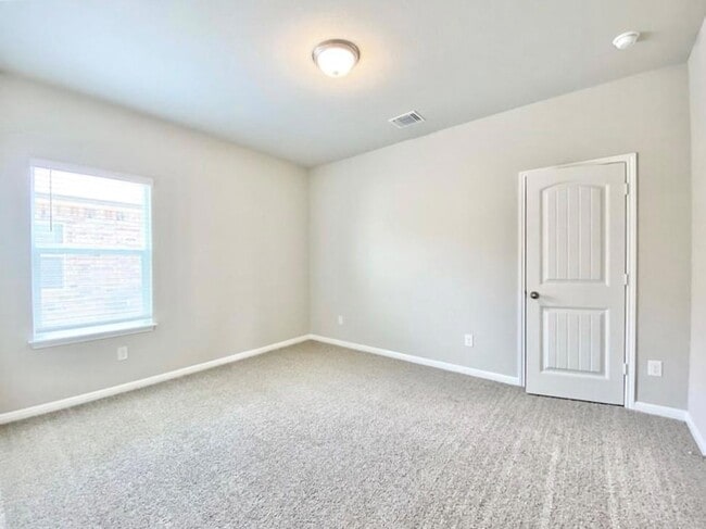 Building Photo - 2036 Port Ellen Dr