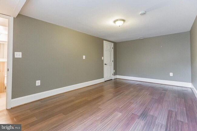 Building Photo - 5823 Goldsboro Rd