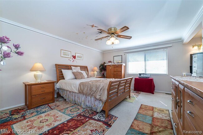 Building Photo - 862 Yorktown Ct