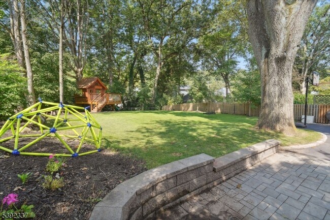 Building Photo - 57 Baltusrol Rd