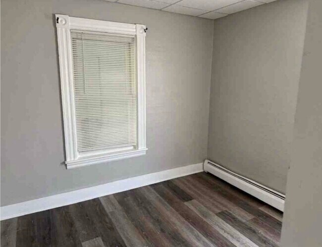 Building Photo - 131 5th St