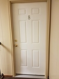 Building Photo - Large Two Bedroom Apt