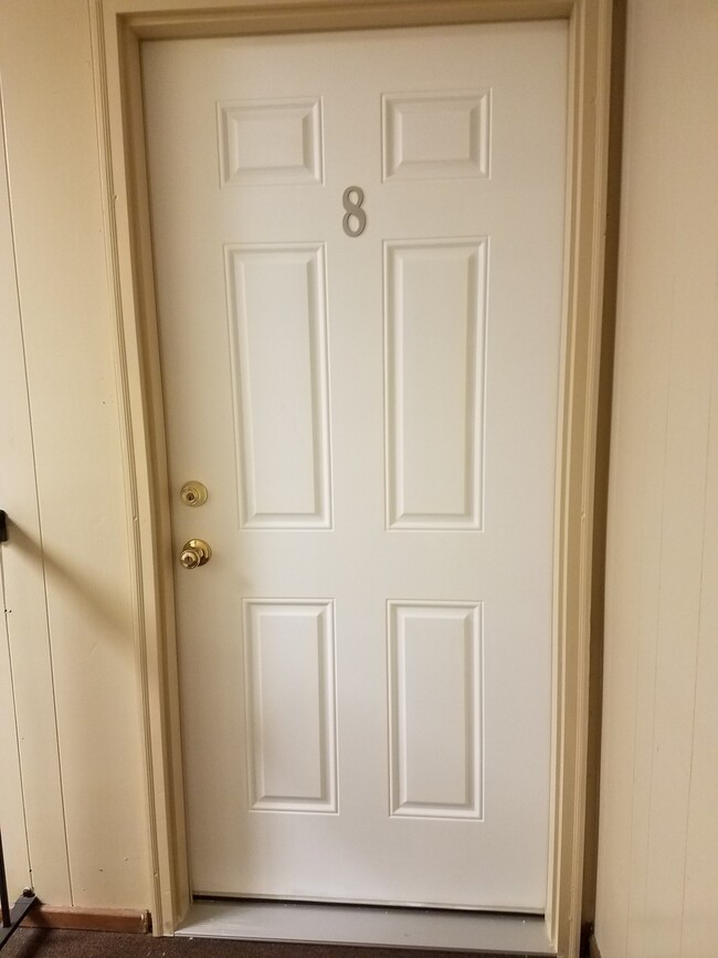 Primary Photo - Large Two Bedroom Apt