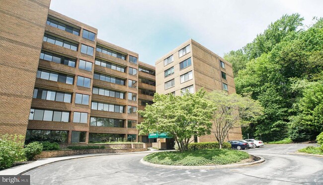 Building Photo - 19 Rock Hill Rd