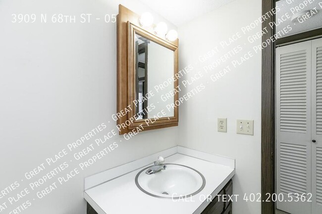 Building Photo - 3909 N 68th St