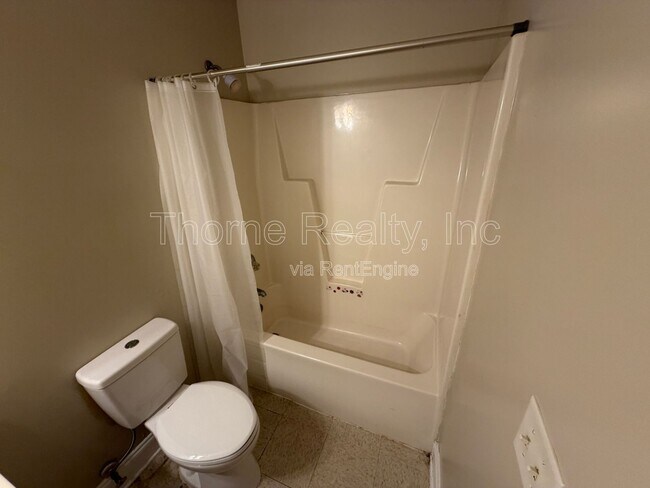 Building Photo - 113 Charlotte Ave