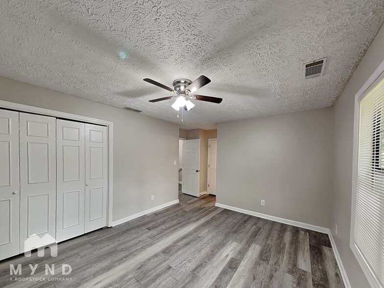 Building Photo - 4395 Coopers Creek Dr SE