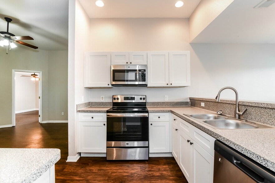 Building Photo - 205 Madalyn Ct