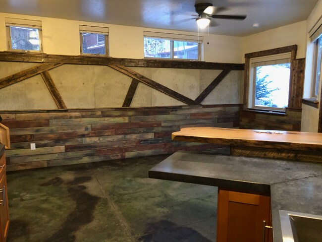 Building Photo - 283 Jumbo Vis Wy
