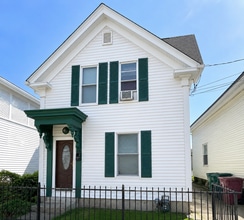 Building Photo - 5 Clarks Ct