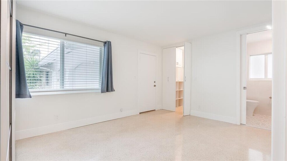 Building Photo - 4512 Seagrape Dr