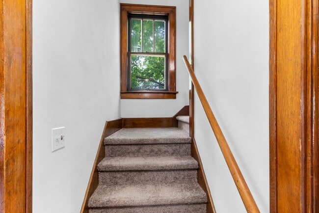 Building Photo - 989 N Howard St
