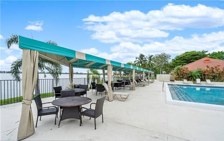 Building Photo - 109 Lake Emerald Dr