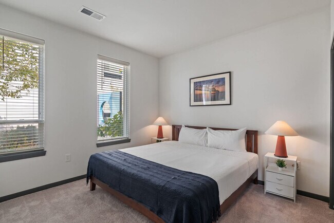 Building Photo - 6160 N Rural St