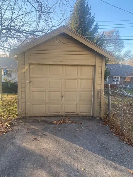 Building Photo - 2716 N 48th St