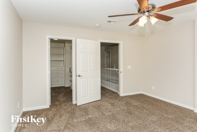 Building Photo - 9409 Hillside View Ct