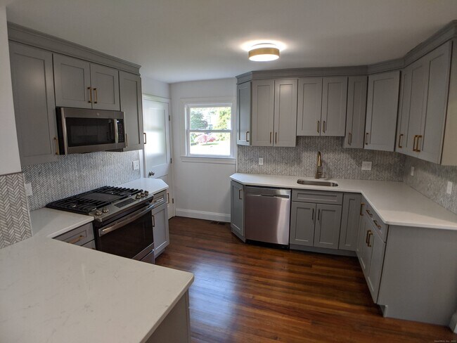 Building Photo - 265 Homeland St