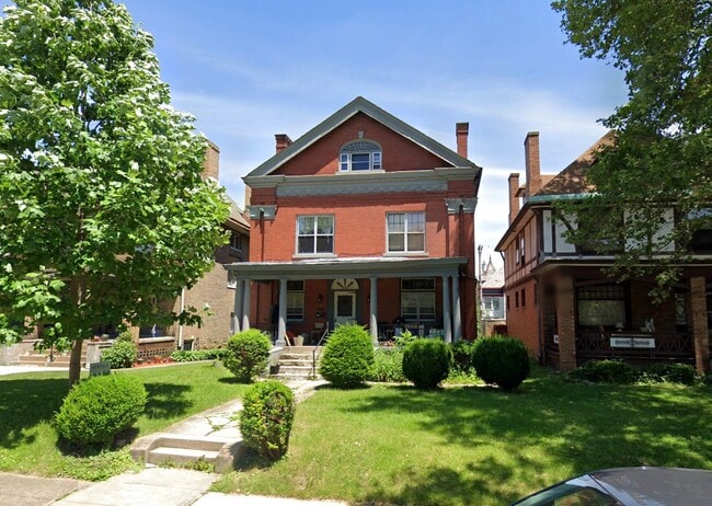 Building Photo - 5439 Baywood St