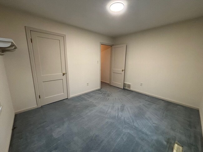 Building Photo - 2 bedroom 1 bath home with 1 car garage! Available to Rent or Rent to Own!