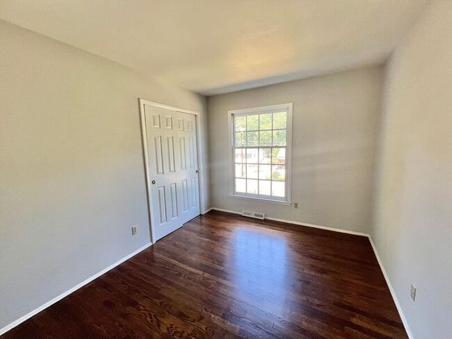 Building Photo - 4705 Radcliff Rd