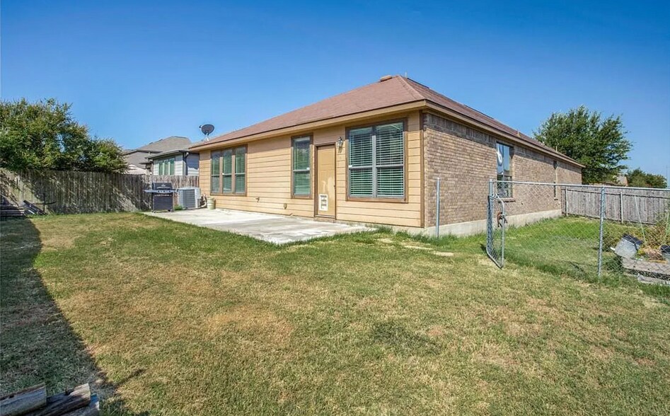 Building Photo - 8801 Capitol View Dr