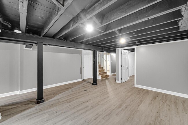 Building Photo - 3317 Franklin St