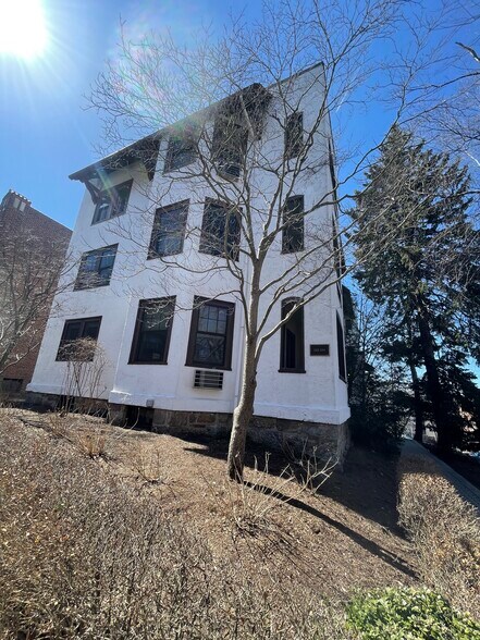 Building Photo - 222 Rawson Rd