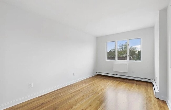 Building Photo - 2629 E 23rd St