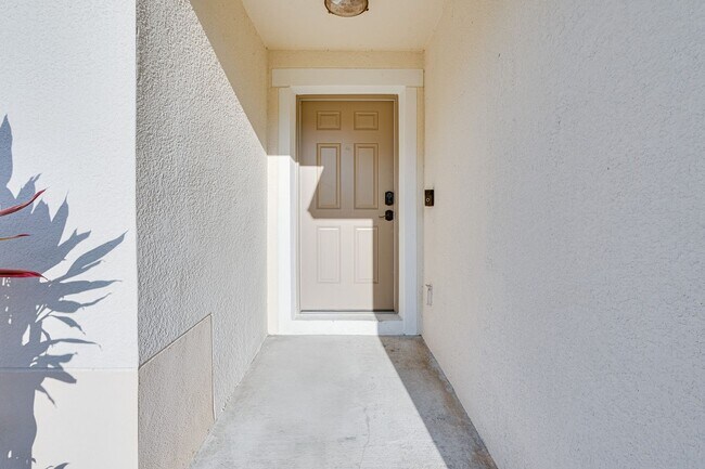 Building Photo - Welcome to your Dream Home in Ormond Beach